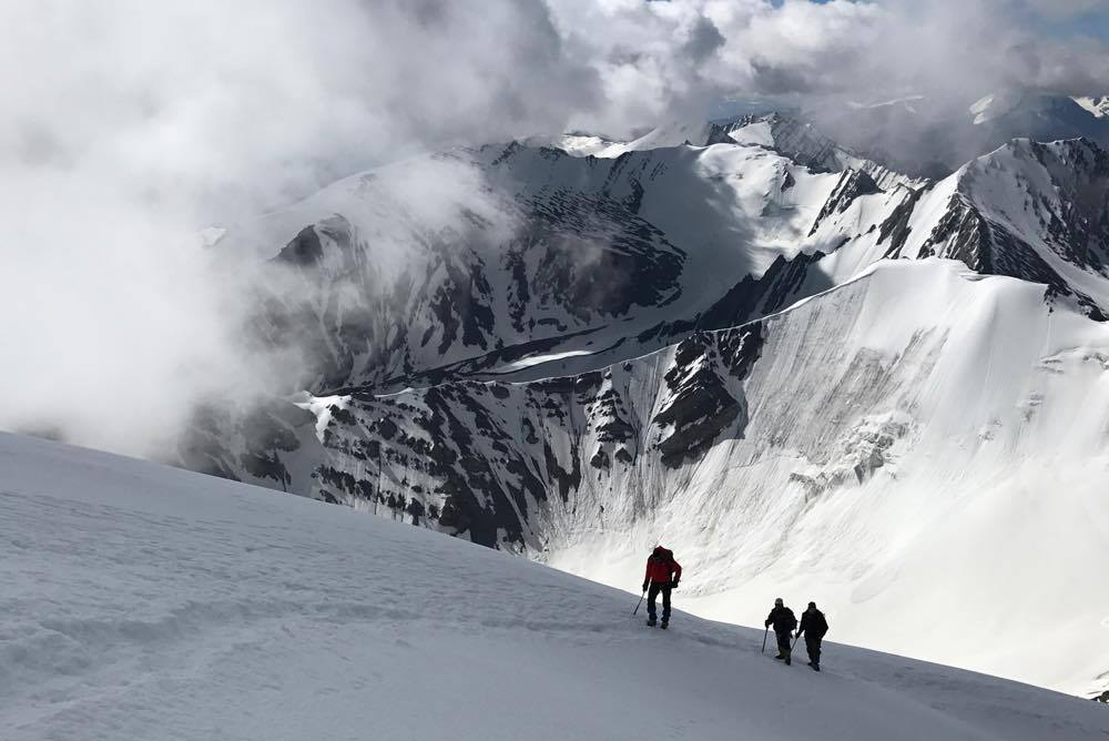 Approaching the summit of Stok Khangri